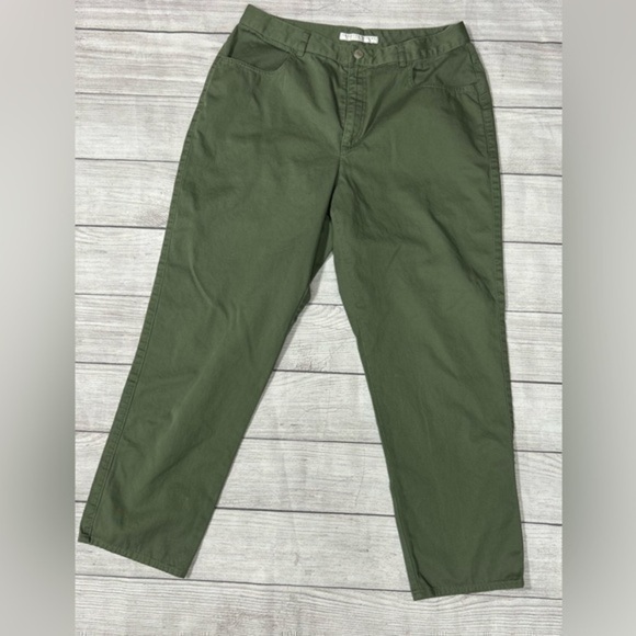 Geoffrey Beene Olive Sport Capri pants - Picture 1 of 6
